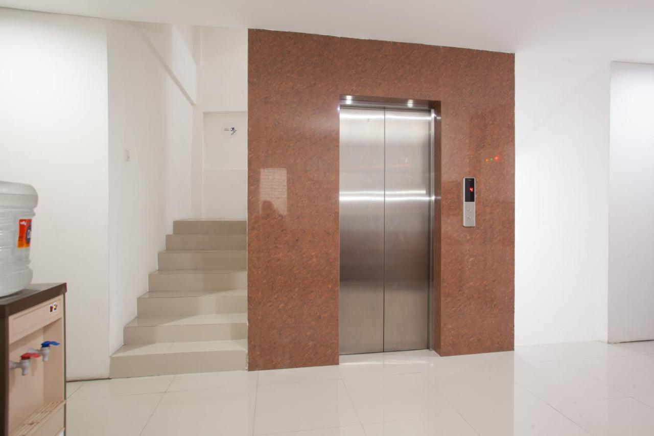 Reddoorz Near Pasar Turi Station Hotel Kapasari Exterior photo