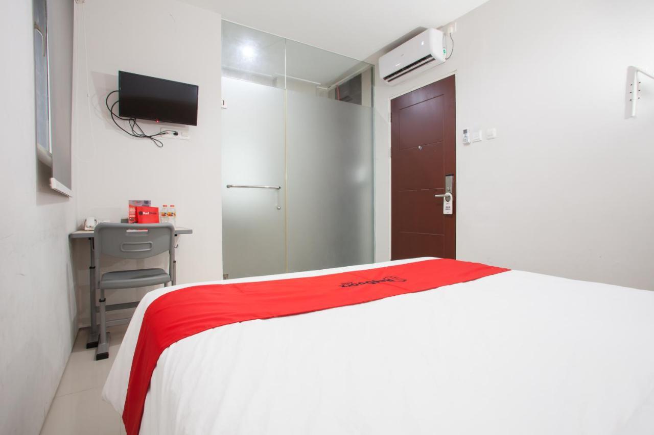 Reddoorz Near Pasar Turi Station Hotel Kapasari Exterior photo